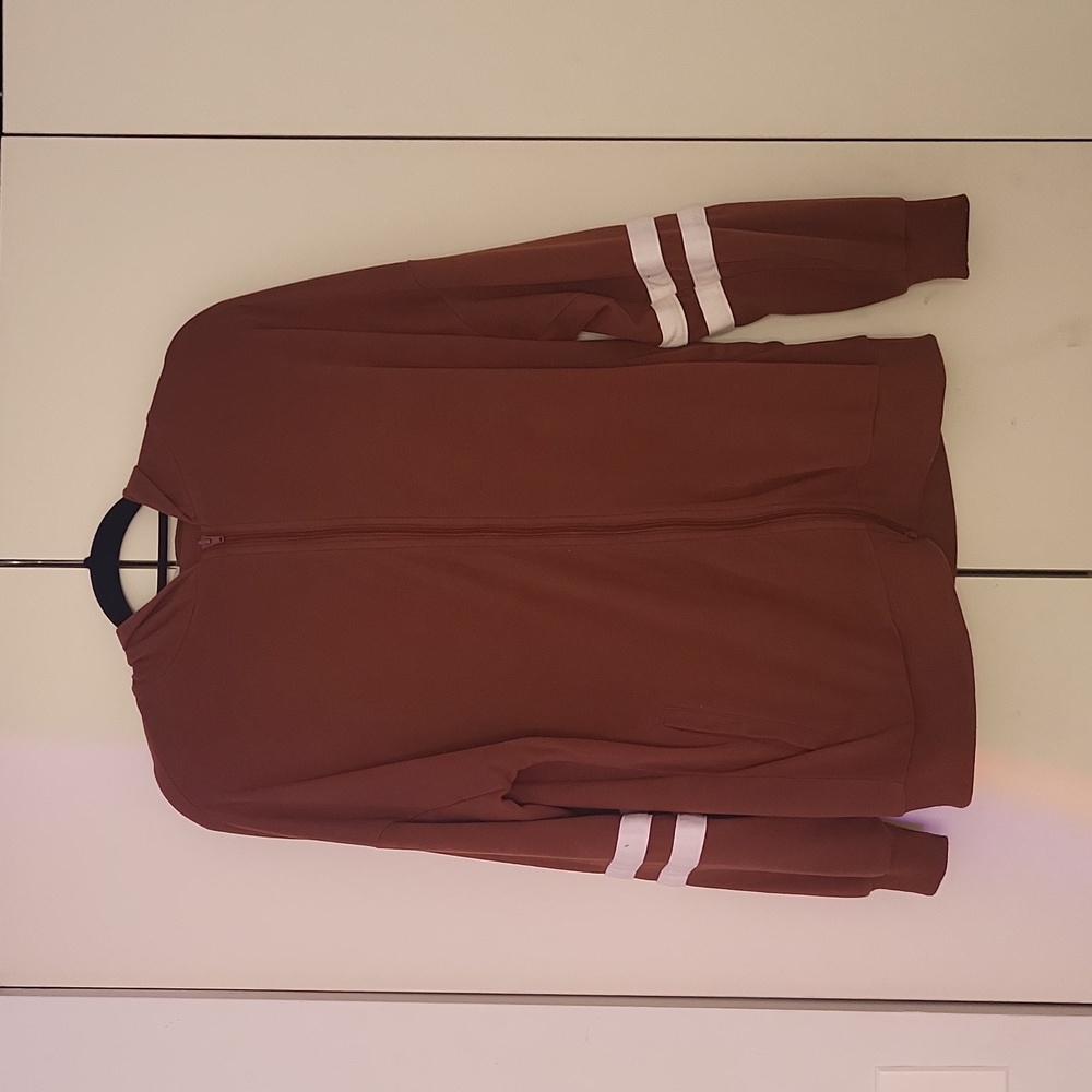 Brown/white hoodie